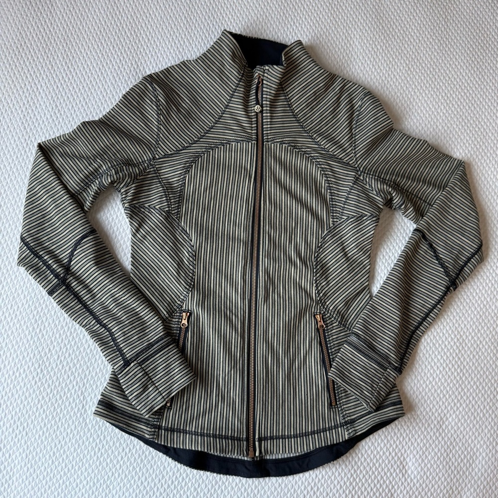 lululemon Forme Jacket Striped Navy‎ and Cream Rose Gold Full Zip Size 8